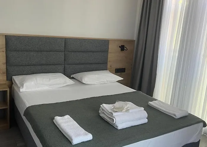 Carla Buyukada アダラー